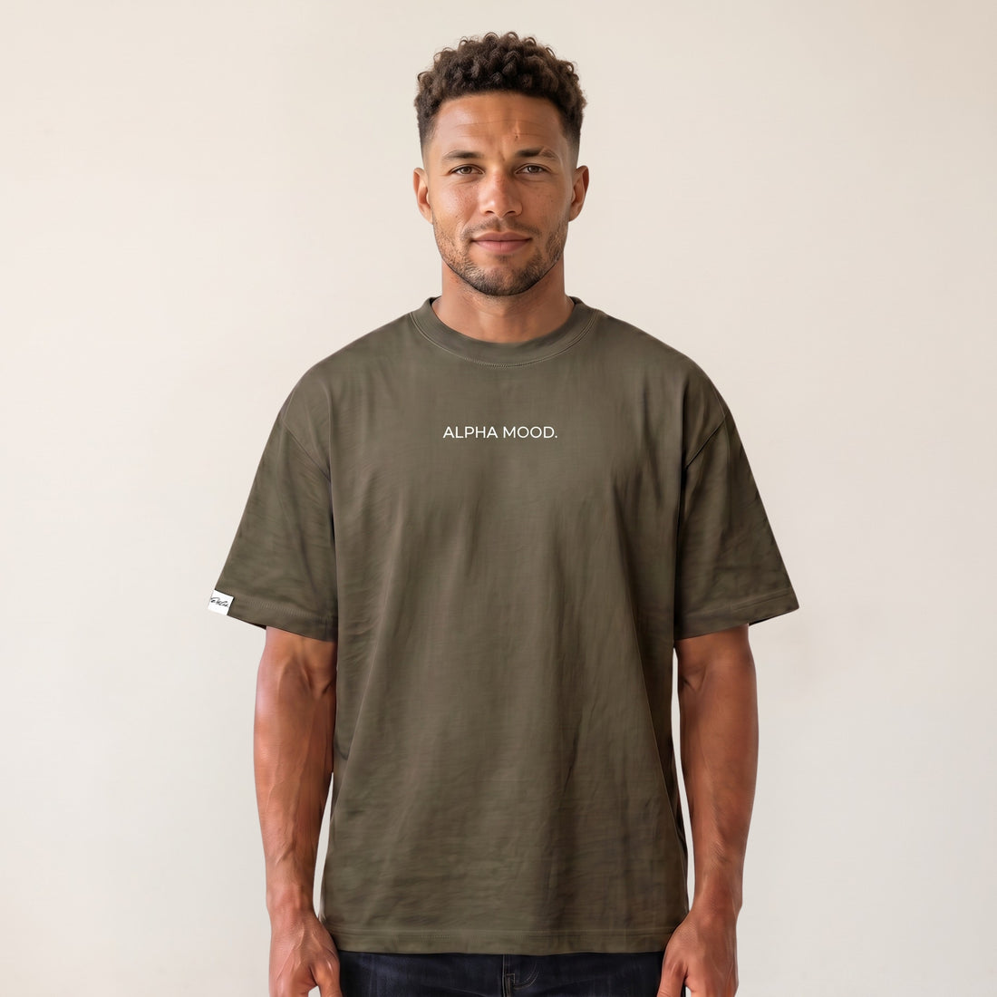 Heavy Oversize T-Shirt Herren 100% Baumwolle Olivgrün ALPHA MOOD – Frontalansicht Model