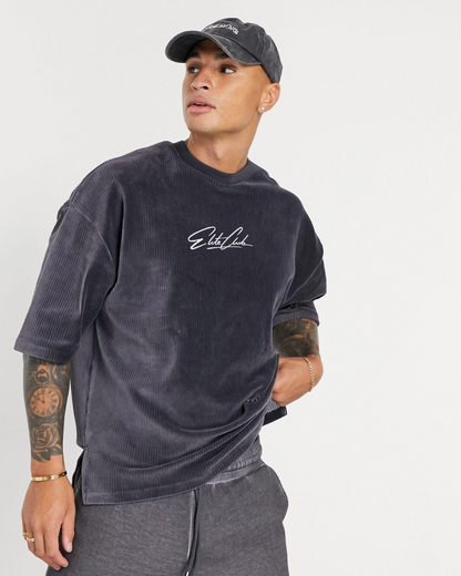 Modisches Oversize Cord T-Shirt in Anthrazit von Elite Club® – bequemer Schnitt, gesticktes Logo auf der Brust, ideal für Freizeit und Streetstyle