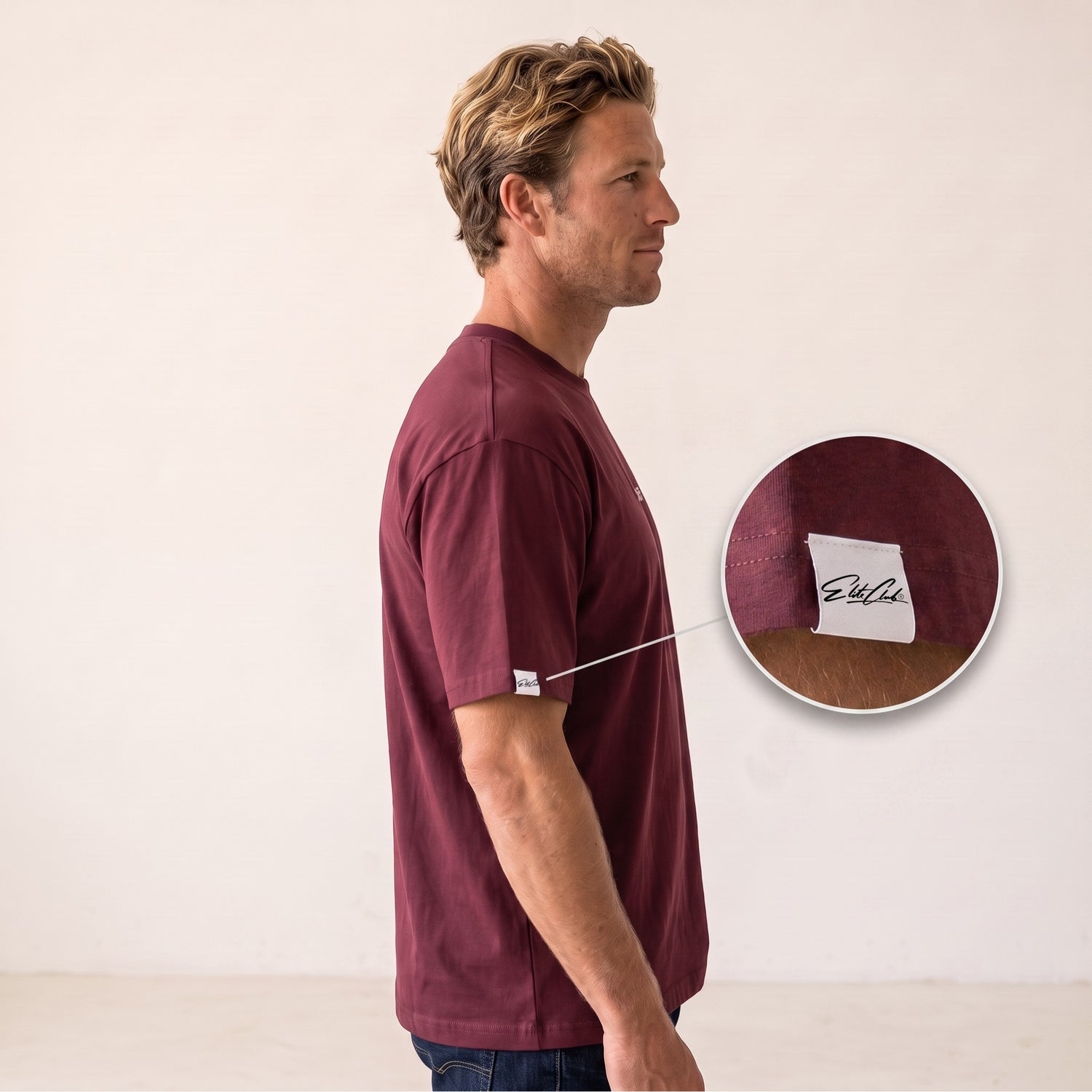Heavy Oversize T-Shirt Herren 100% Baumwolle Burgundy NO RISK NO STORY – Seitenansicht mit Elite Club Ärmel-Label