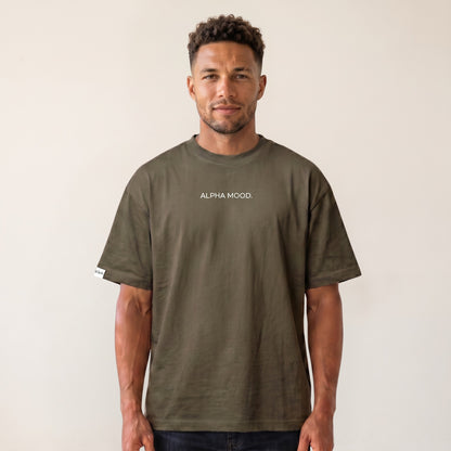 Heavy Oversize T-Shirt Herren 100% Baumwolle Olivgrün ALPHA MOOD – Frontalansicht Model