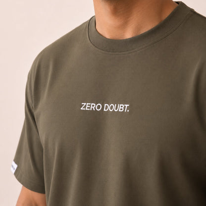 Heavy Oversize T-Shirt Herren 100% Baumwolle Olivgrün ZERO DOUBT – Frontalansicht Model