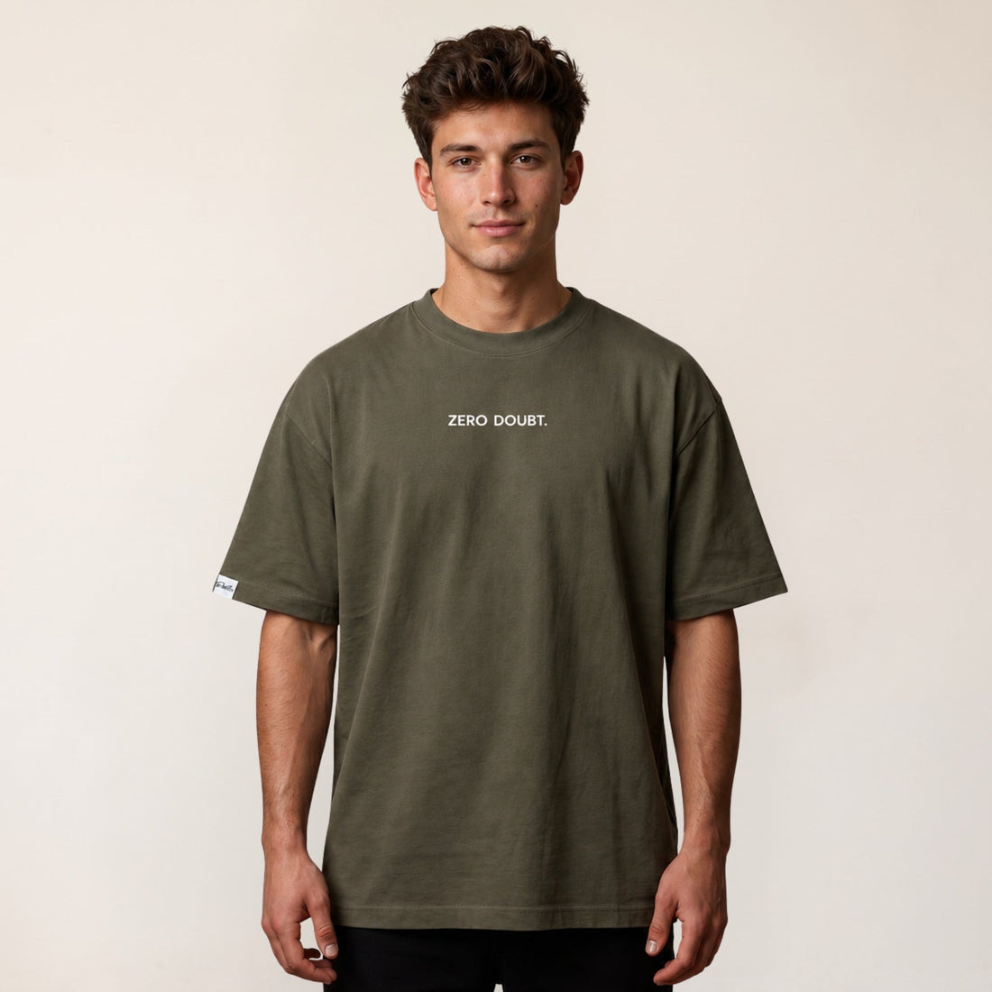 Heavy Oversize T-Shirt Herren 100% Baumwolle Olivgrün ZERO DOUBT – Nahaufnahme Bruststickerei