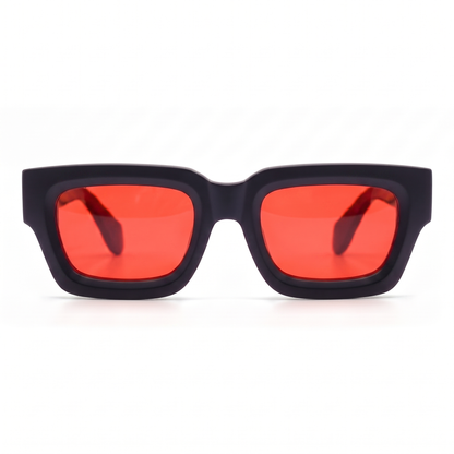 Sonnenbrille Herren mit roten Gläsern und mattem schwarzem Rahmen, Frontansicht